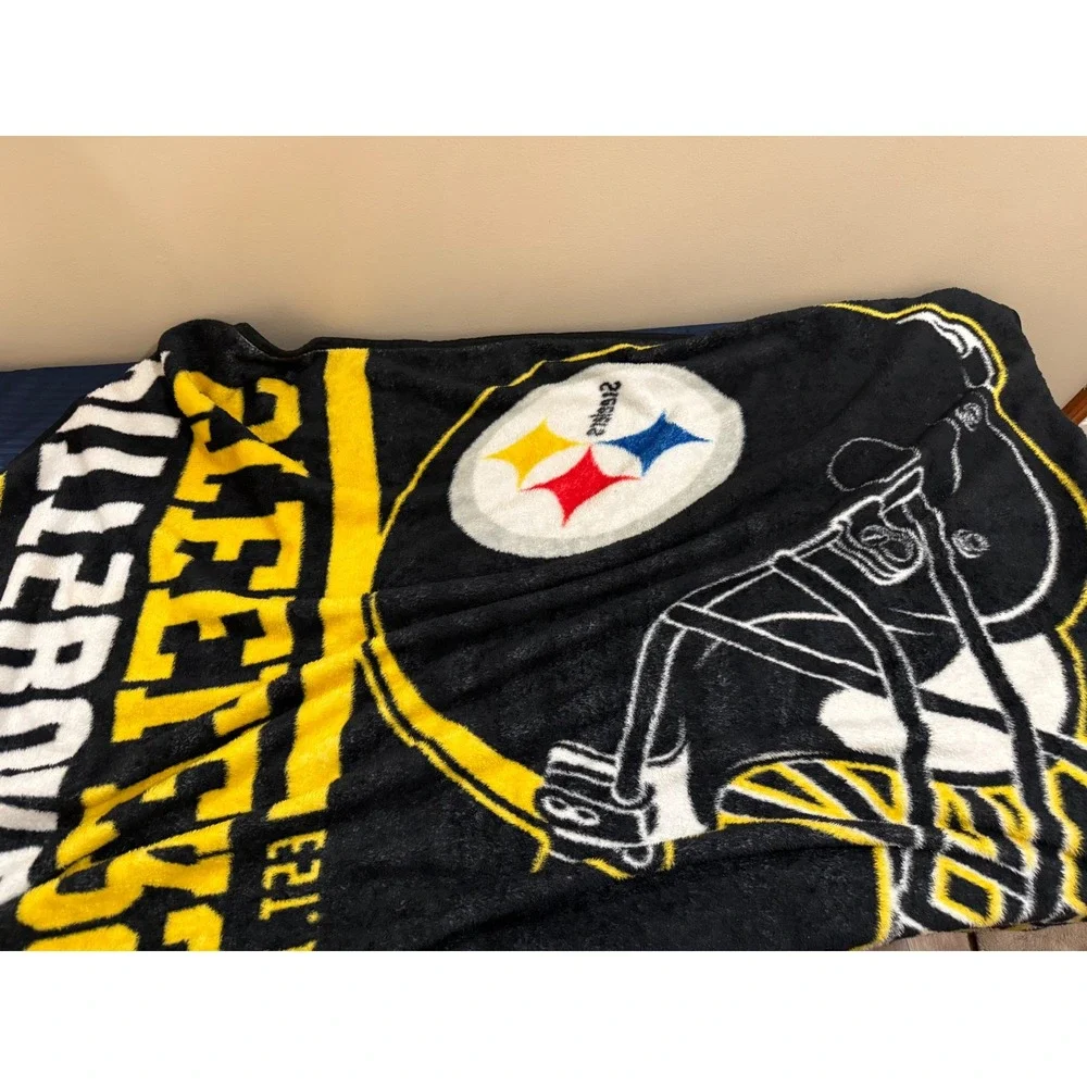 Pittsburgh Steelers Plush Throw Blanket Northwest NFL Black Gold Helmet Fleece